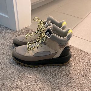 Gorgeous Lug Winter Boots